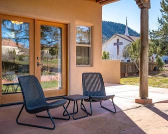 Adobe Hacienda- Dreamcatcher Suite - Sedona - Patio