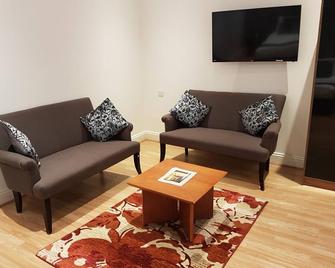 Westpoint Hotel - London - Living room