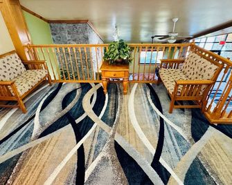 Regency Inn And Suites - Stilwell - Escaleras