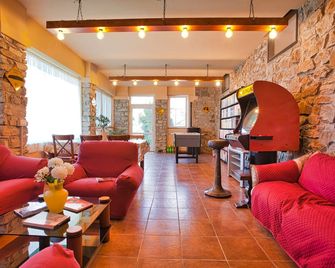 Large Apartment in a splendid quiet area - seaview - Castiglione Chiavarese - Sala de estar