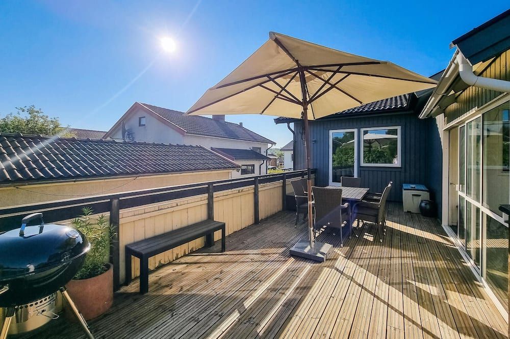 Lovely Home In Göteborg With Kitchen - גטבורג - מרפסת