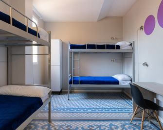 Purple Nest Hostel - Valencia - Bedroom