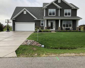 Ryder Cup Rental - Sheboygan Falls - Building
