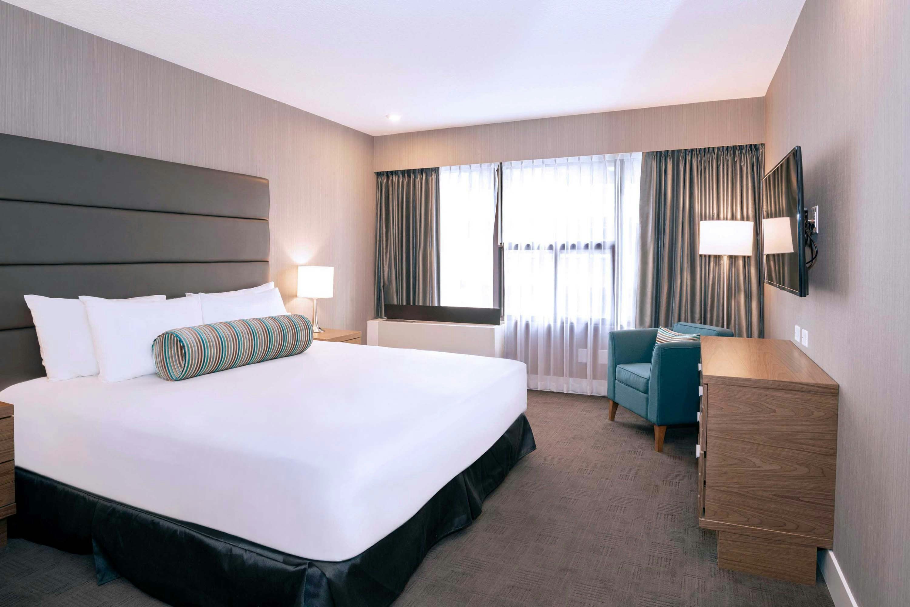 Sandman Signature Calgary Downtown Hotel