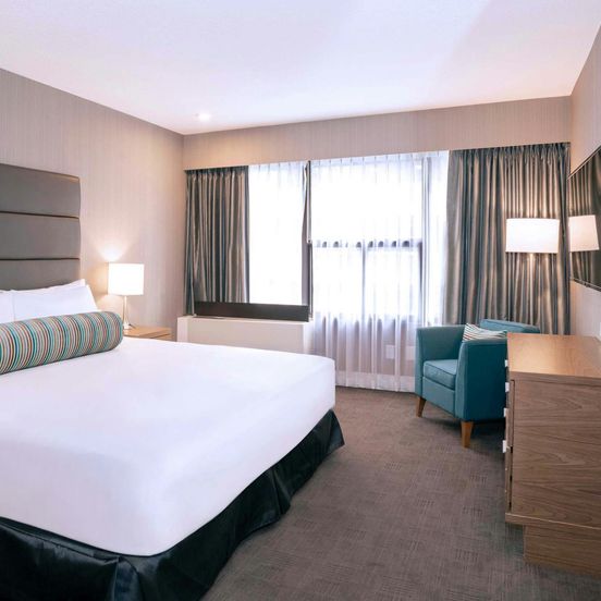 Sandman Signature Calgary Downtown Hotel image 1