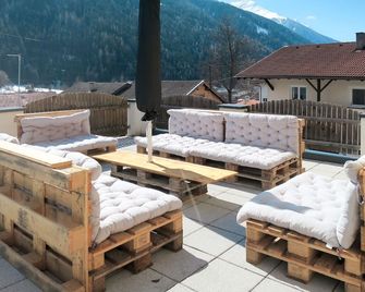 Zentral by Interhome - Pettneu Am Arlberg - Innenhof