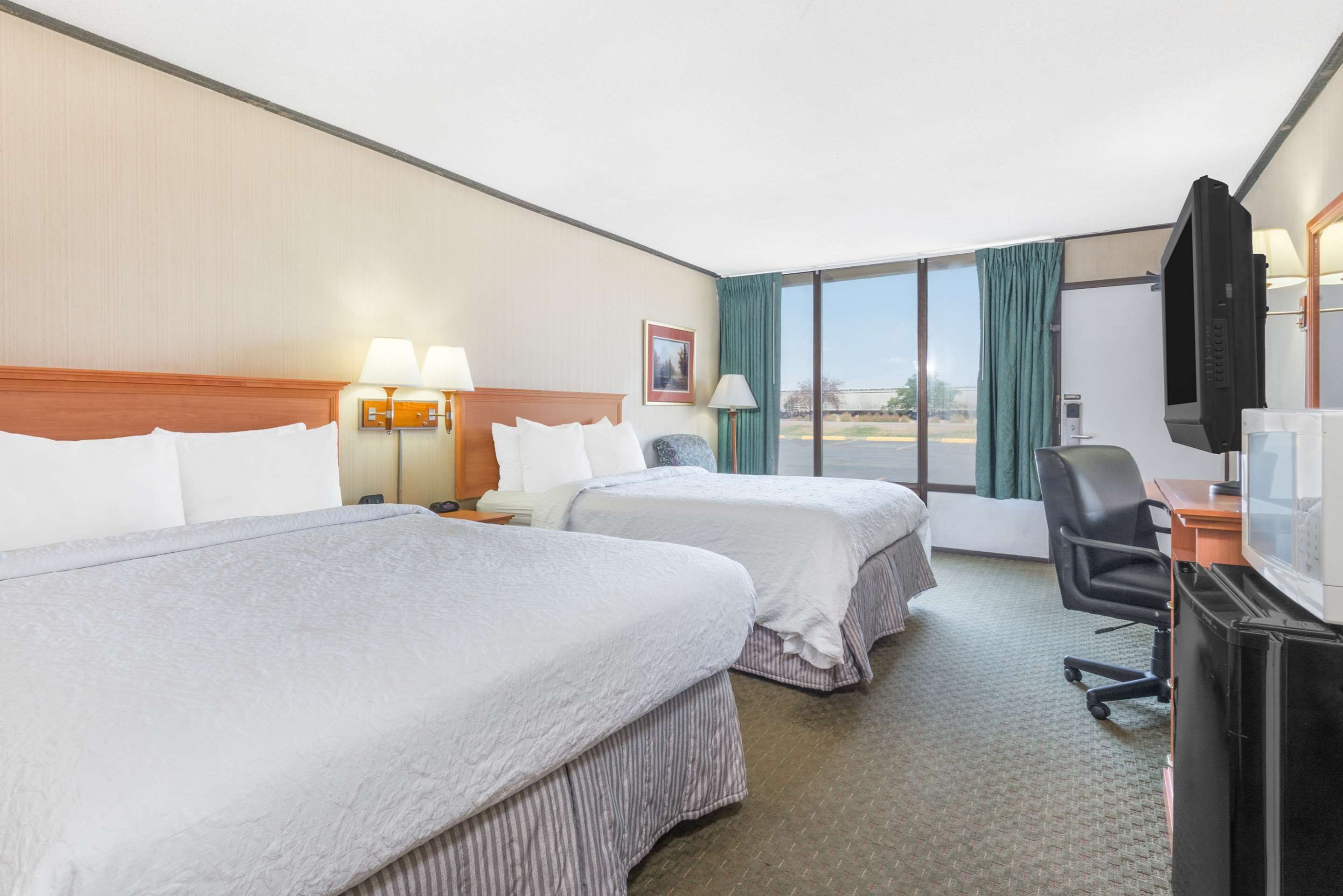 Howard Johnson by Wyndham Gillette - ג'ילט - חדר שינה