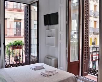 Hostal La Zona - Madrid - Habitació