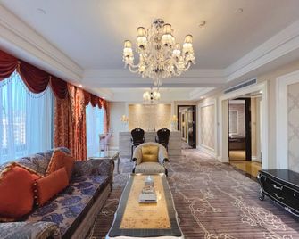 Sky Line Hotel - Zhongshan - Habitación