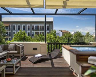 Hotel Lobby - Seville - Balcony