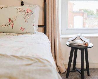 Charming Cotswolds Retreat in The Heart - Dursley