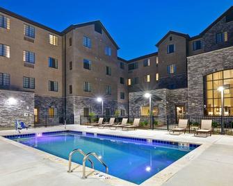 Mobility Accessible Suite | Free Breakfast, Business Center + Fitness Center Access - Mount Juliet - Pool