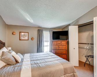 Harrisburg Home with Private Yard and Screened Porch! - Harrisburg - Habitación