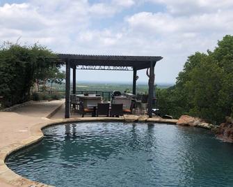 Love of the View - Glen Rose Luxury Cottage - Glen Rose - Pool