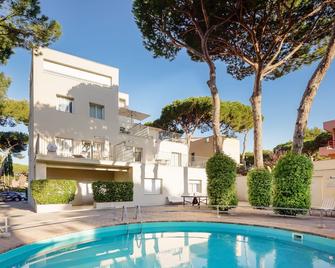 Apartamentos Porta Coeli - Castelldefels - Pool