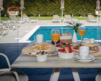 White Canvas Boutique Studios - Zakynthos