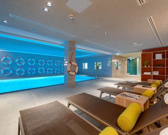 Mercure Hotel Wiesbaden City - Wiesbaden - Zwembad