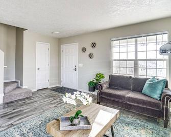 Spacious Utah Home 34 Mi to Salt Lake City - Tooele - Obývací pokoj