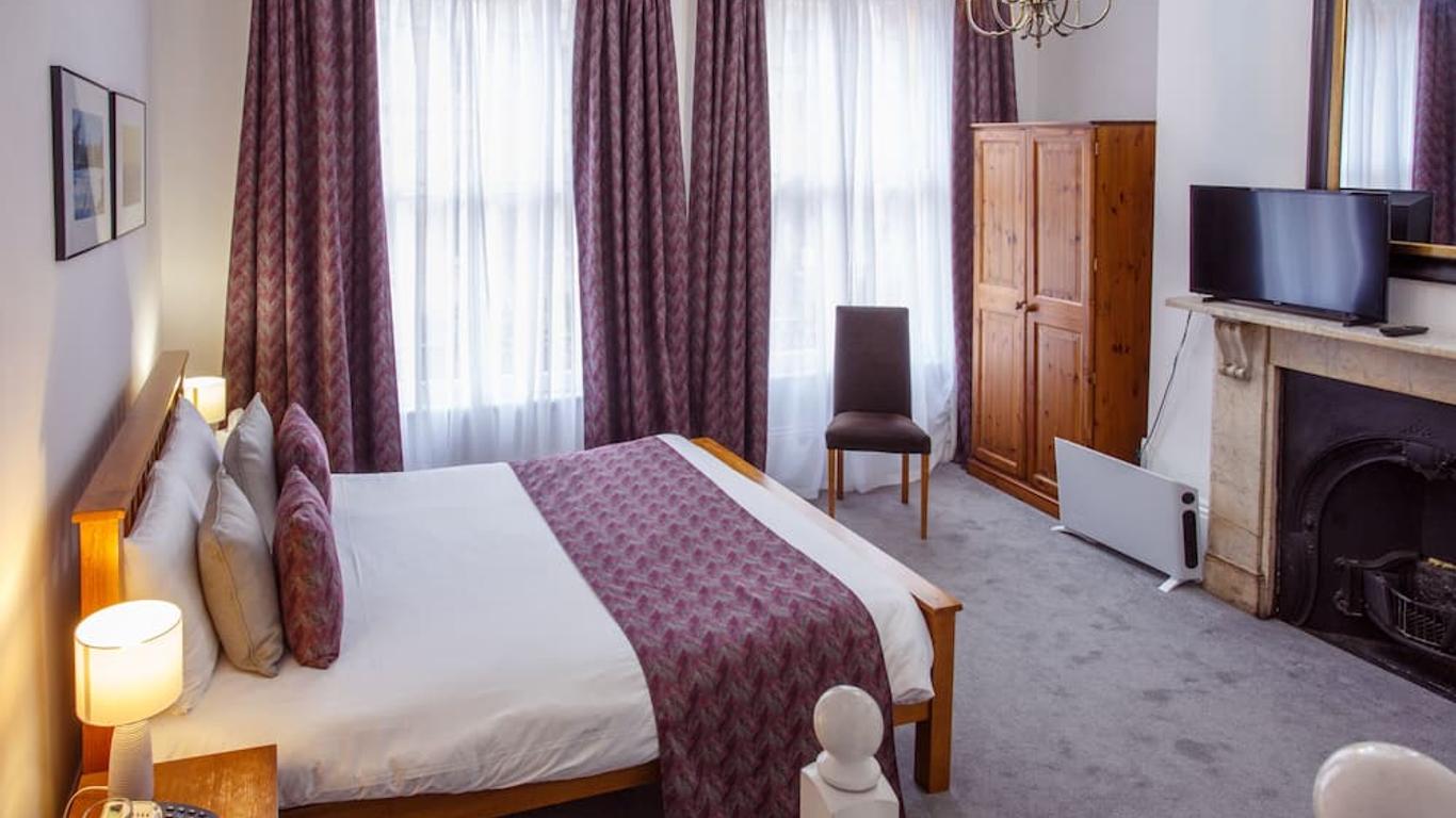 ذا بتري هوتل