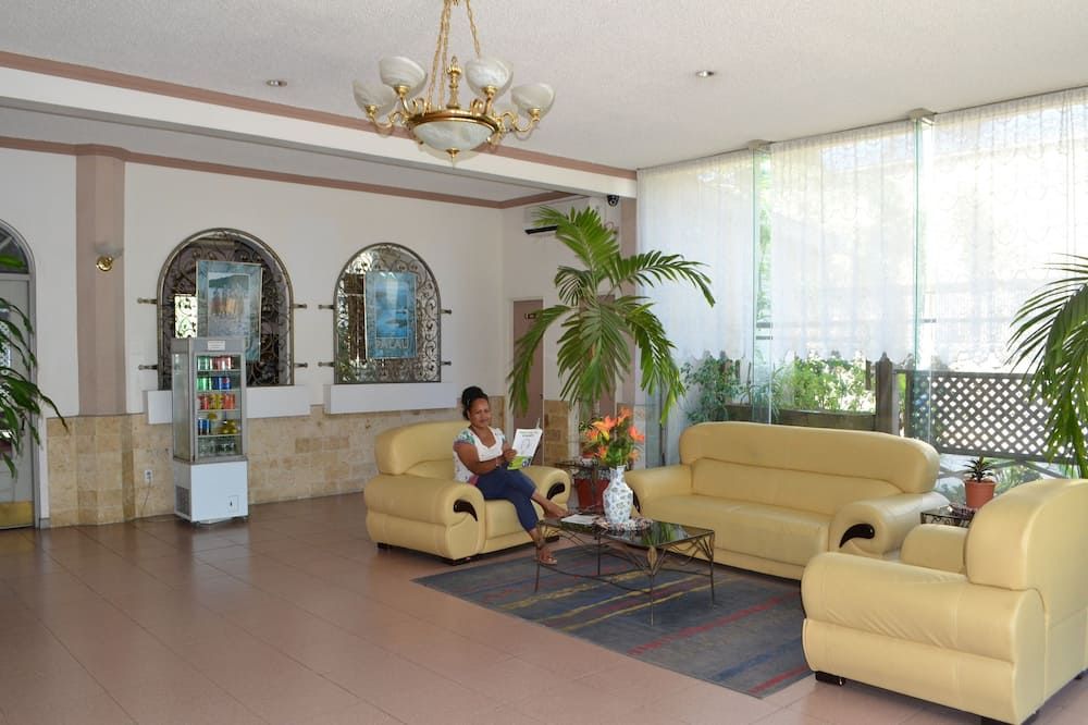 West Plaza Hotel Malakal - קורור - לובי