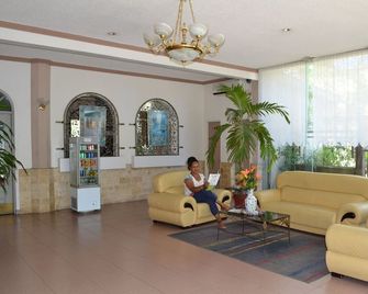 West Plaza Hotel Malakal - Koror - Hall d’entrée