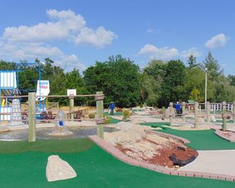Mark Twain Lake Condo - Monroe City - Golf course