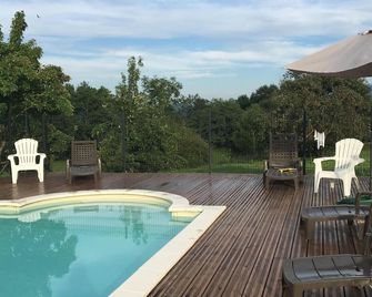 Gîte with swimming pool and view of the Pyrenees - Montseron - Pool