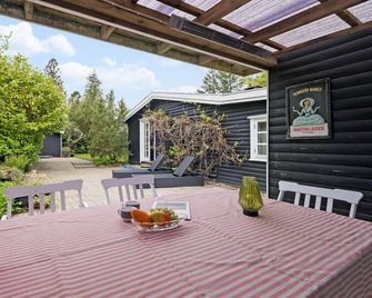 3 Bedroom Pet Friendly Home In Hornbæk - Hornbaek - Innenhof