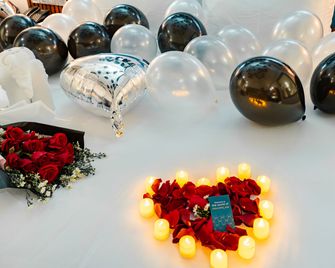 Maximilan Danang Beach Hotel - Da Nang