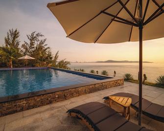 La Costa Resort - Tuy Phuoc - Pool