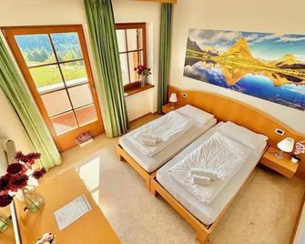 Hotel Corno Bianco - Нова-Поненте - Спальня