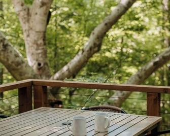 Beautiful A-Frame Treehouse in the Forest - Abbeville - Balcony