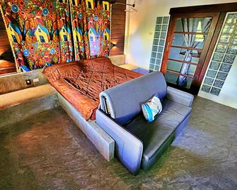 Flower Power Farm Village - Ko Payam - Living room