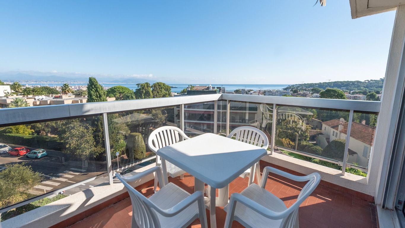 بيري آند فاكانسيز ريزدانس لا روستان