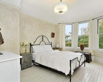 Stunning Home on Liberty St w Views-Business Ready - سان فرانسسكو - غرفة نوم