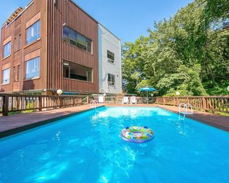 Ganghwa Chocolate Pension - Ganghwa-gun - Pool