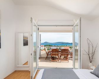 Apartments Arausa With Pool - וודיצה - מרפסת