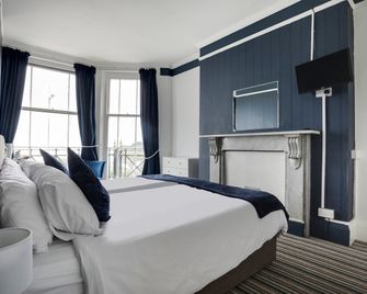 Lord Kitcheners Guest House - Lowestoft - Bedroom