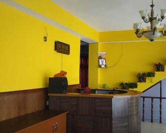 Hotel Pine Crest - Pelling - Recepción