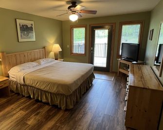 Rare Two Unit 7 bed/4 bath Condo at Northern Bay Golf Resort and Marina! - Arkdale - Habitación
