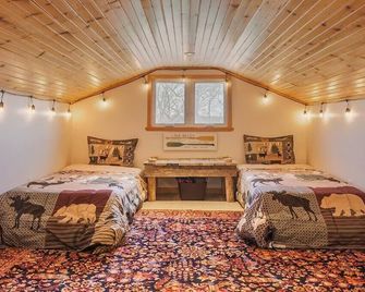 Hay Bay waterfront retreat-Sunshine's cottage - Napanee - Slaapkamer