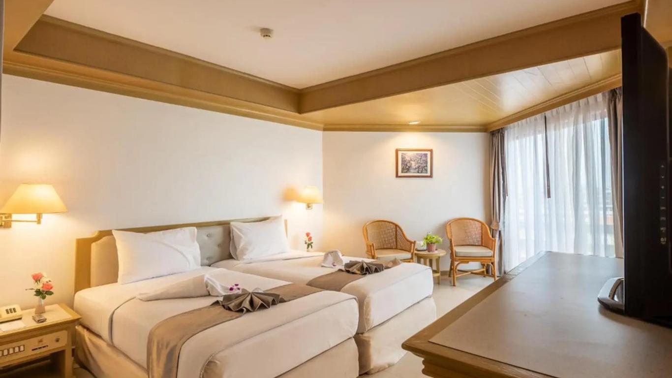 City Beach Resort