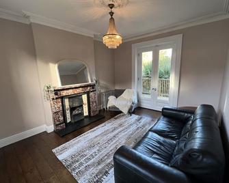 Tranquil Retreat in Historic Chapelizod - Dublin - Living room