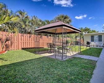 1 Mi to Oceanfront Fun Pompano Beach Retreat! - Pompano Beach - Patio