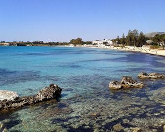 A Due Passi Dal Mare Con Piscina - Fontane Bianche