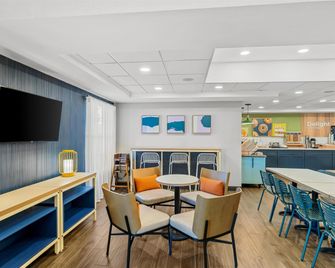 Spark by Hilton North Little Rock - North Little Rock - Lobby