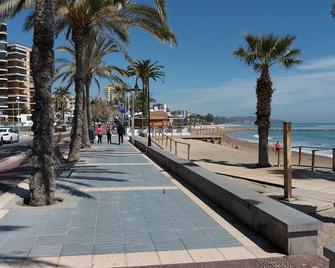 Benicasim Waterfront Penthouse Apartment. Penthouse In Front Of The Sea In First Line. - Benicàssim - Piscina