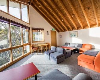 Terama Ski Lodge - Mount Buller - Living room