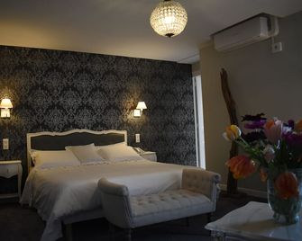 Hôtel Henri IV - Tarbes - Bedroom