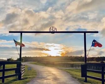 Lookout Guest House: One Bedroom Country Living - Stephenville